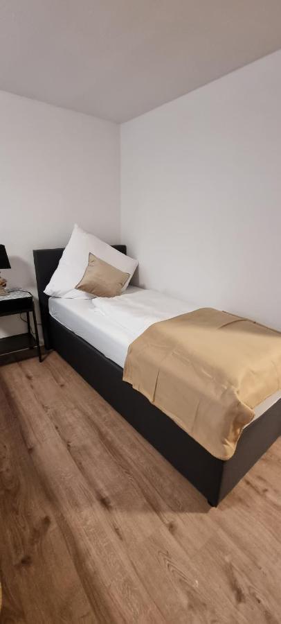 Waterfalls Apartment 3 特里贝格 外观 照片